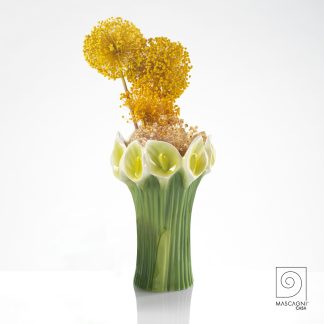 Vase with yellow flowers