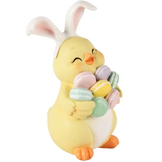 Chick with macaroons