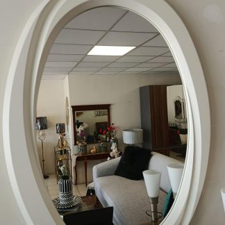 Oval mirror white